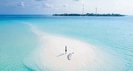 spend your budget holidays in Maldives in style